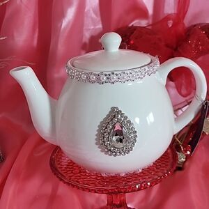 CRYSTALLINE  Beautiful White {Glass Teapot} Kitchen Home Decor!  1766